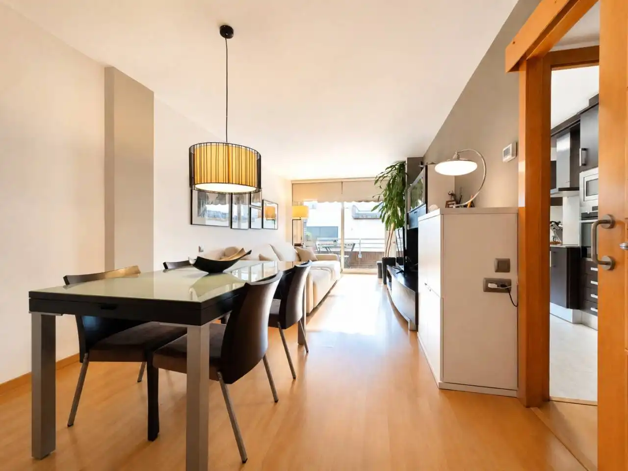 Dining room of Flat for rent in Manresa  with Air Conditioner, Heating and Parquet flooring