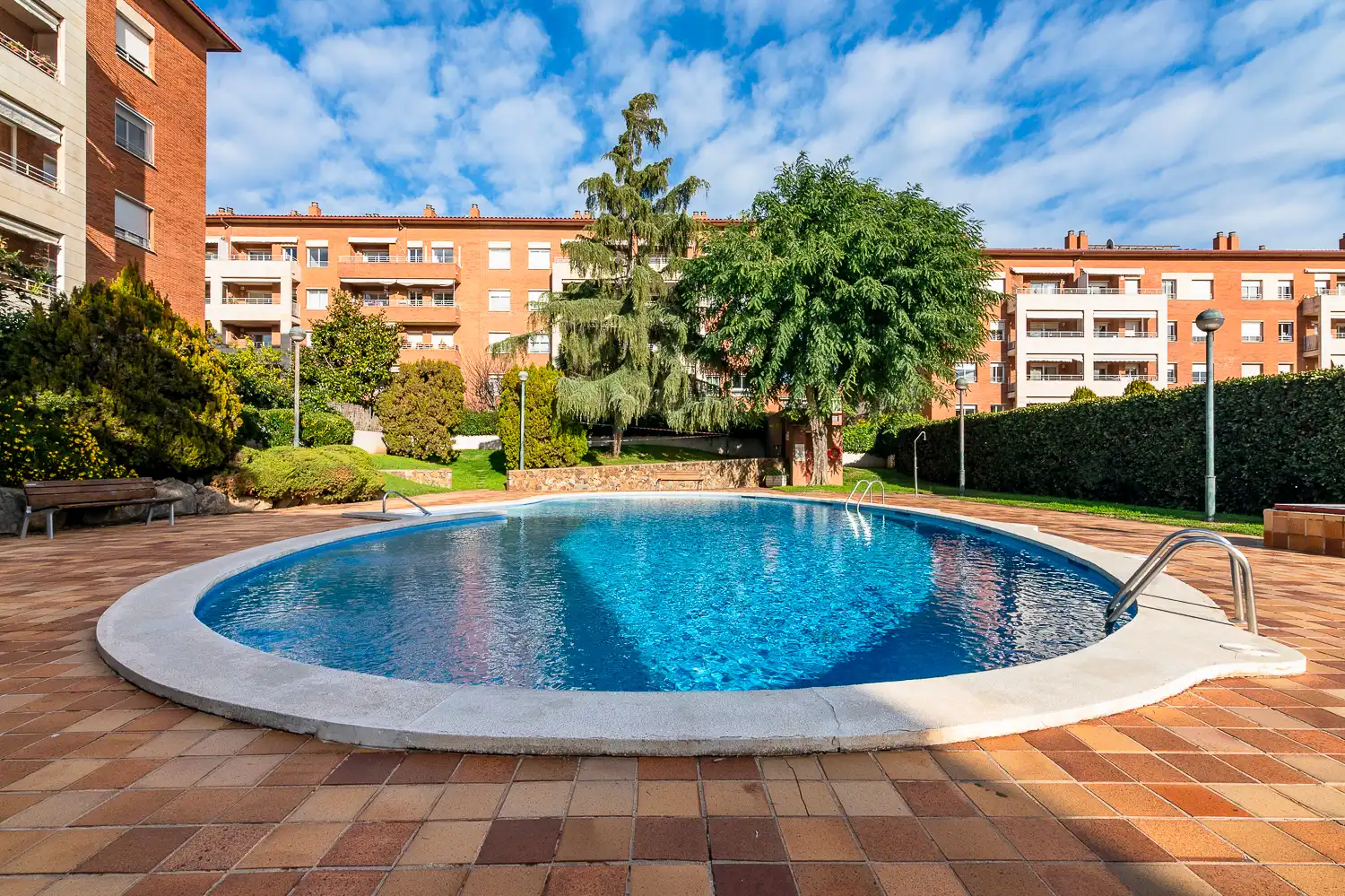 Piscina de Pis en venda en Sant Cugat del Vallès amb Aire condicionat, Calefacció i Parquet