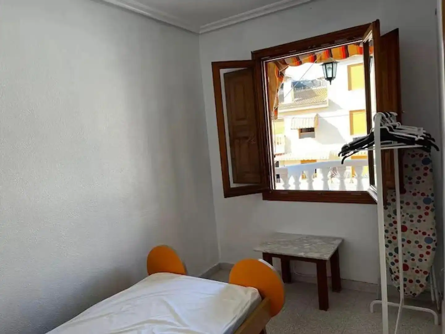 Habitación de Casa o chalet de alquiler en Santa Pola con Amueblado, Lavadora y Microondas