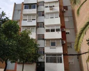 Exterior view of Flat for sale in  Sevilla Capital