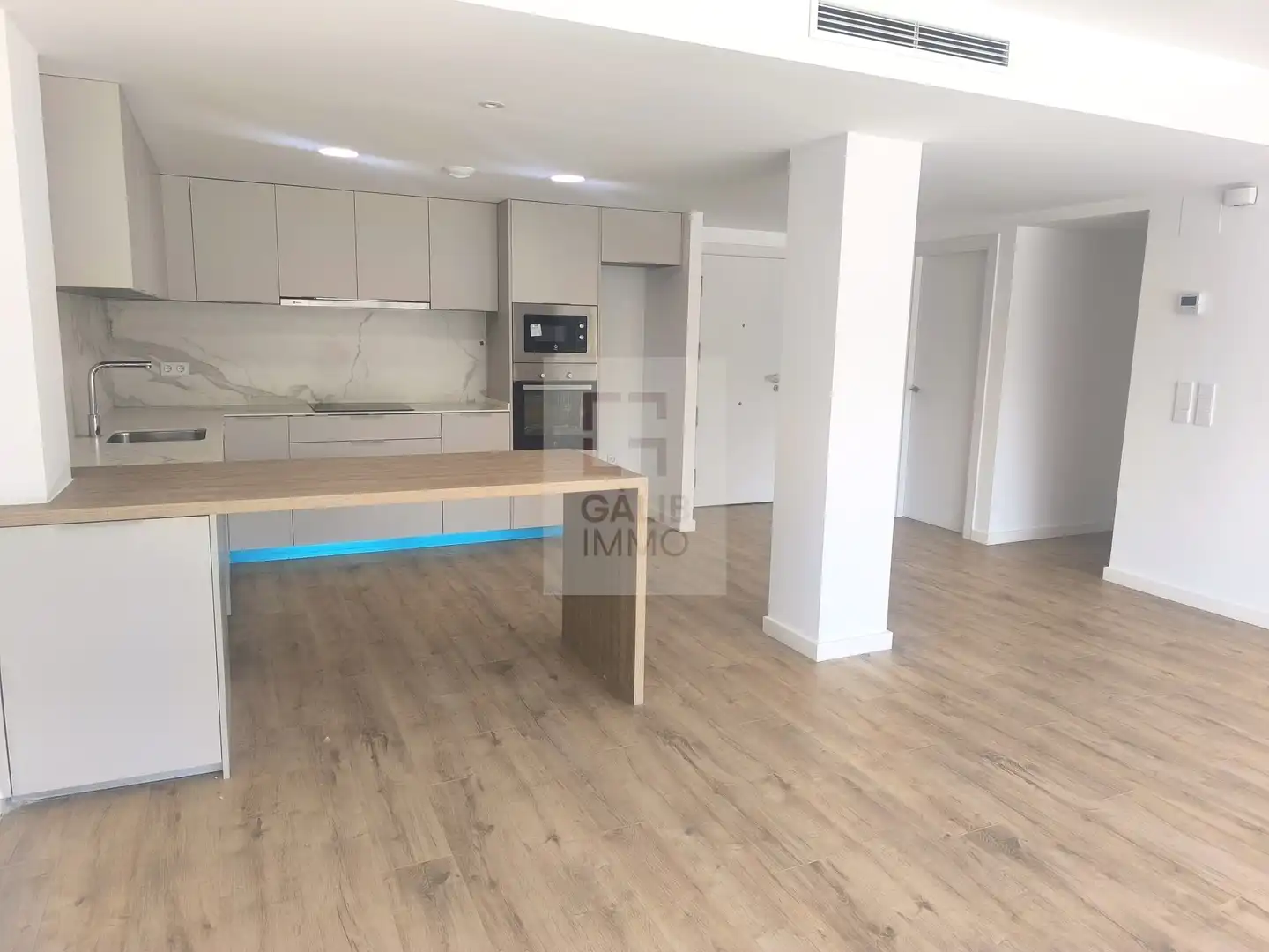 Cuina de Planta baixa en venda en Figueres amb Aire condicionat, Terrassa i Traster