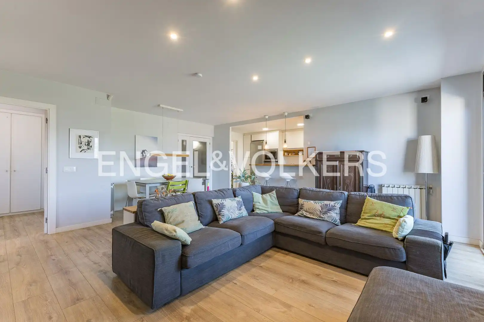 Sala de estar de Ático en venta en Sant Joan Despí con Aire acondicionado, Calefacción y Parquet