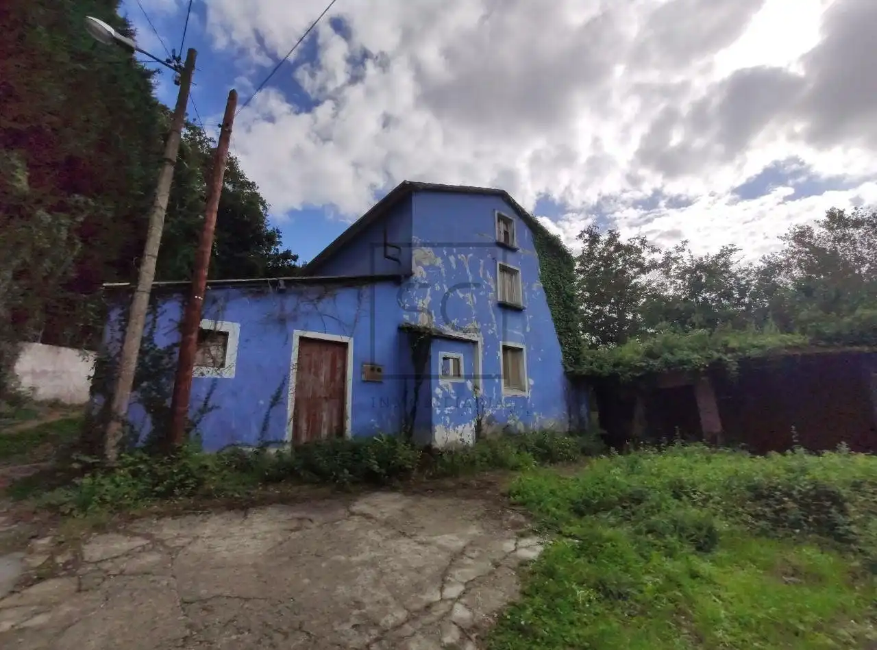 Casa rústica amb jardí en venda a Lugar Pazos