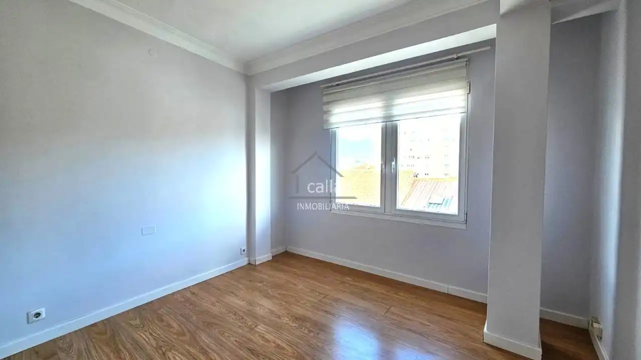 Bedroom of Flat for rent in Ferrol  with Heating and Storage room