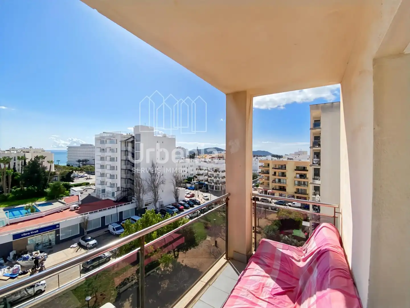 Vista exterior de Pis en venda en Eivissa amb Terrassa
