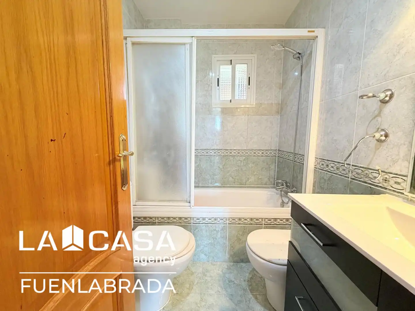 Baño de Piso en venta en Fuenlabrada con Aire acondicionado, Calefacción y Terraza