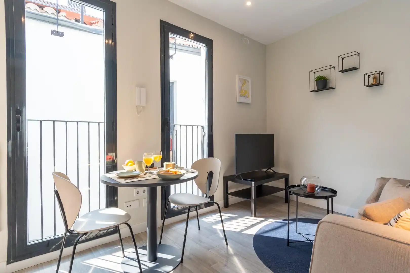Living room of Study for rent in Madrid  with Air Conditioner, Heating and Furnished