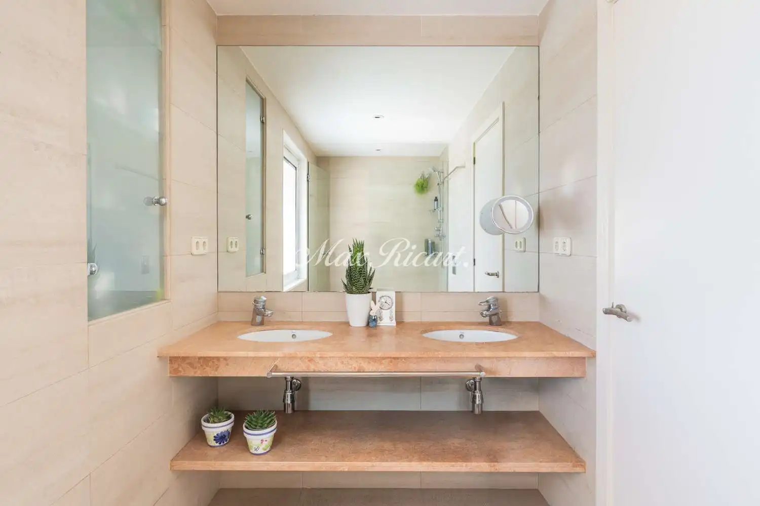 Bathroom of Houses for rent in Barcelona  with Air Conditioner, Heating and Terrace
