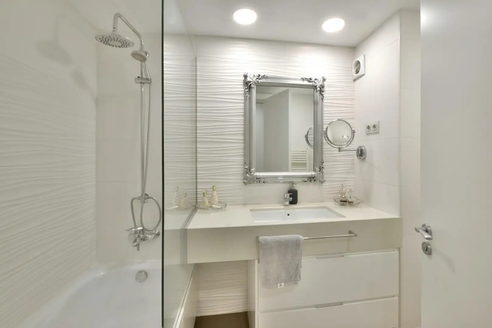Baño de Piso en venta en Barcelona con Parquet, Terraza y Balcón