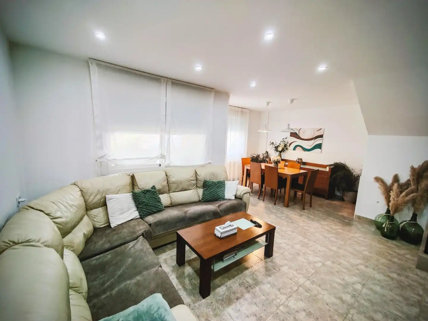 Sala de estar de Casa adosada en venta en Tarragona con Aire acondicionado, Calefacción y Jardín privado