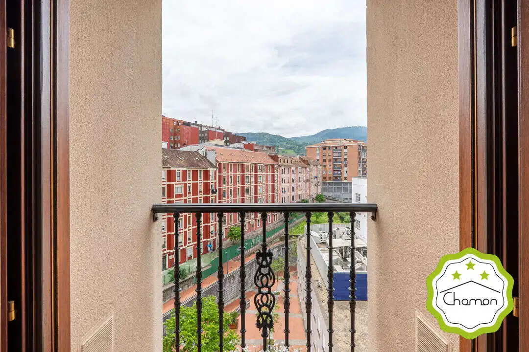 Flat for sale in Iralabarri