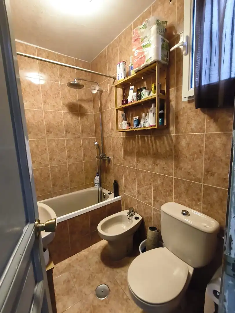 Bathroom of Flat for sale in Madrid  with Storage room and Balcony