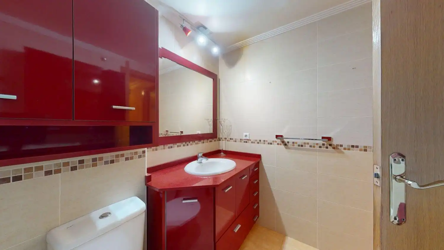 Baño de Piso en venta en Alicante / Alacant con Aire acondicionado, Calefacción y Trastero