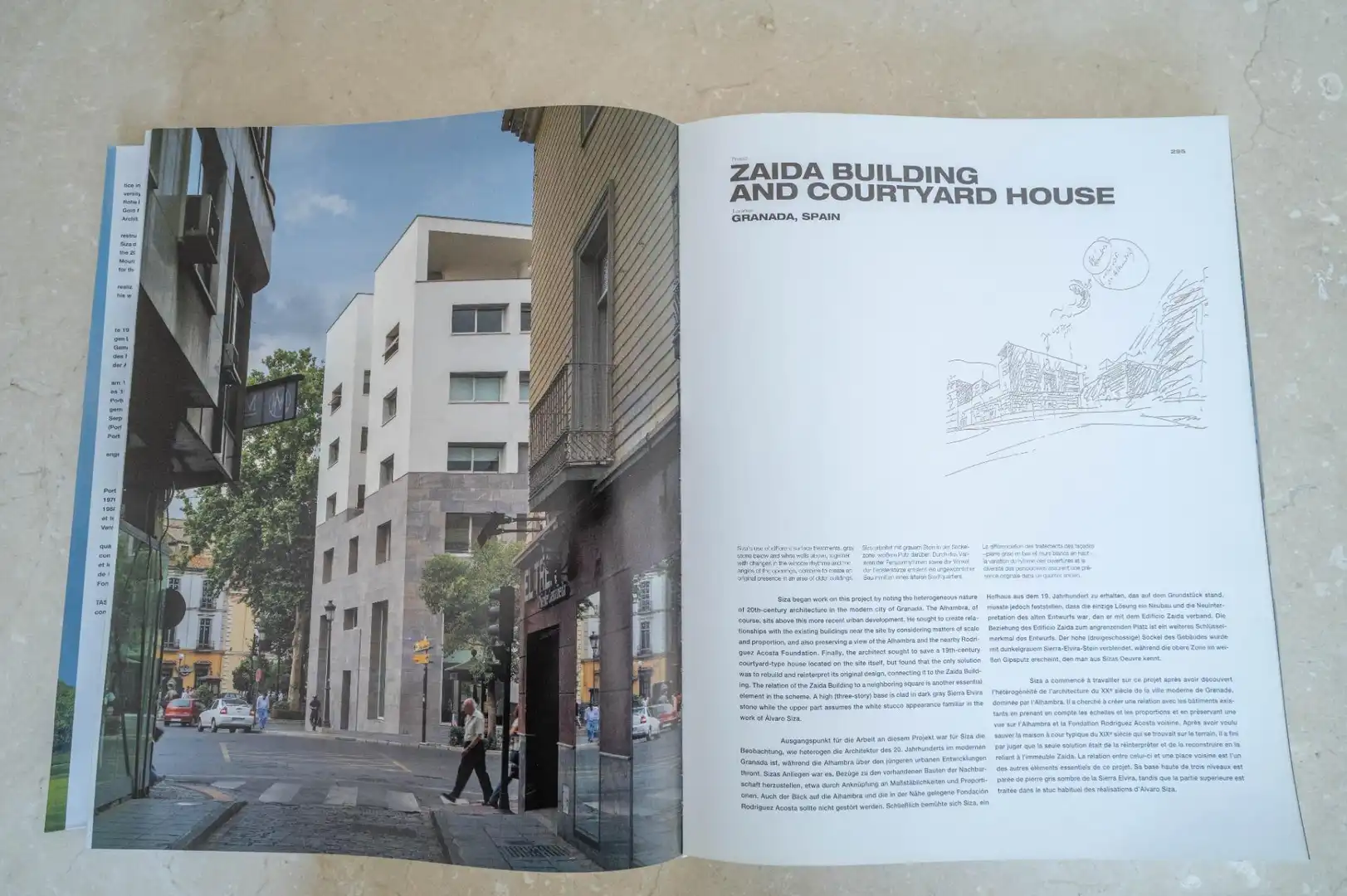 Vista exterior de Piso en venta en Granada con Calefacción, Parquet y Alarma