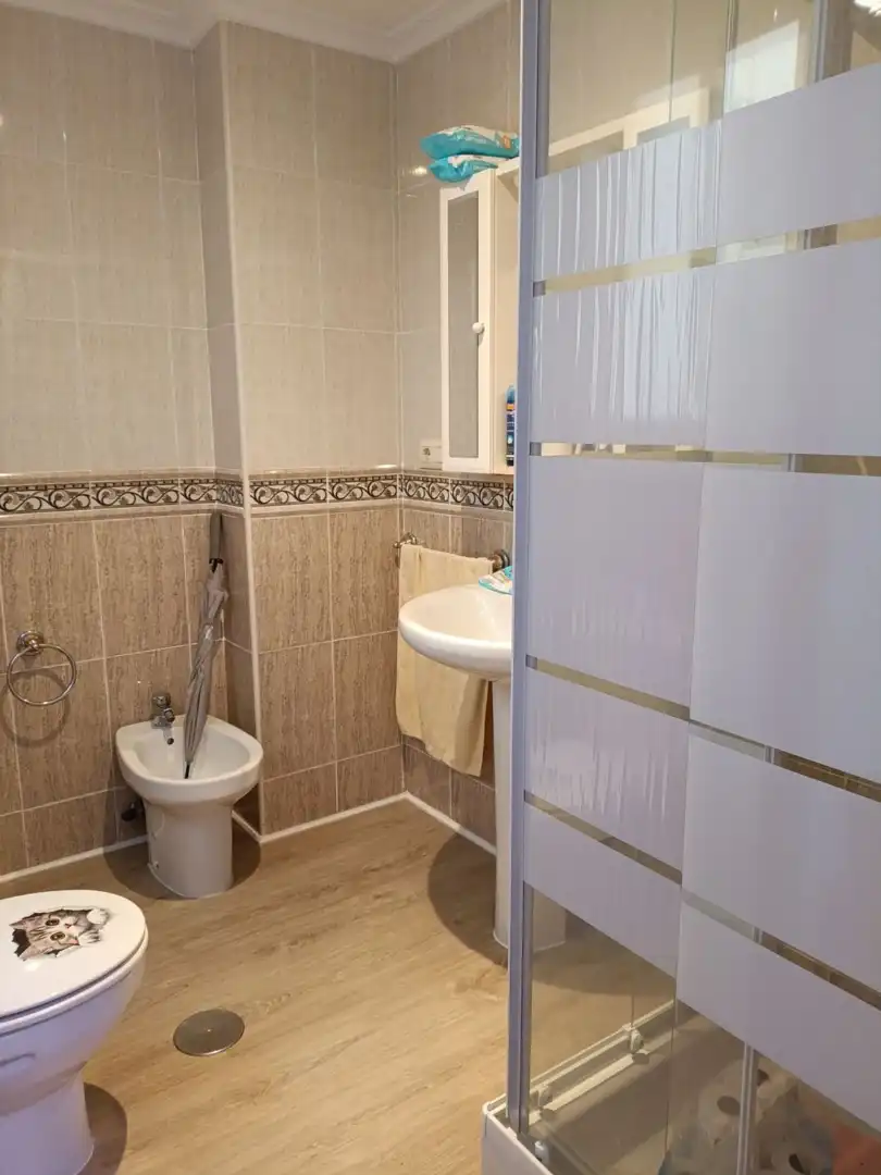 Baño de Piso en venta en Elche de la Sierra con Aire acondicionado, Terraza y Amueblado