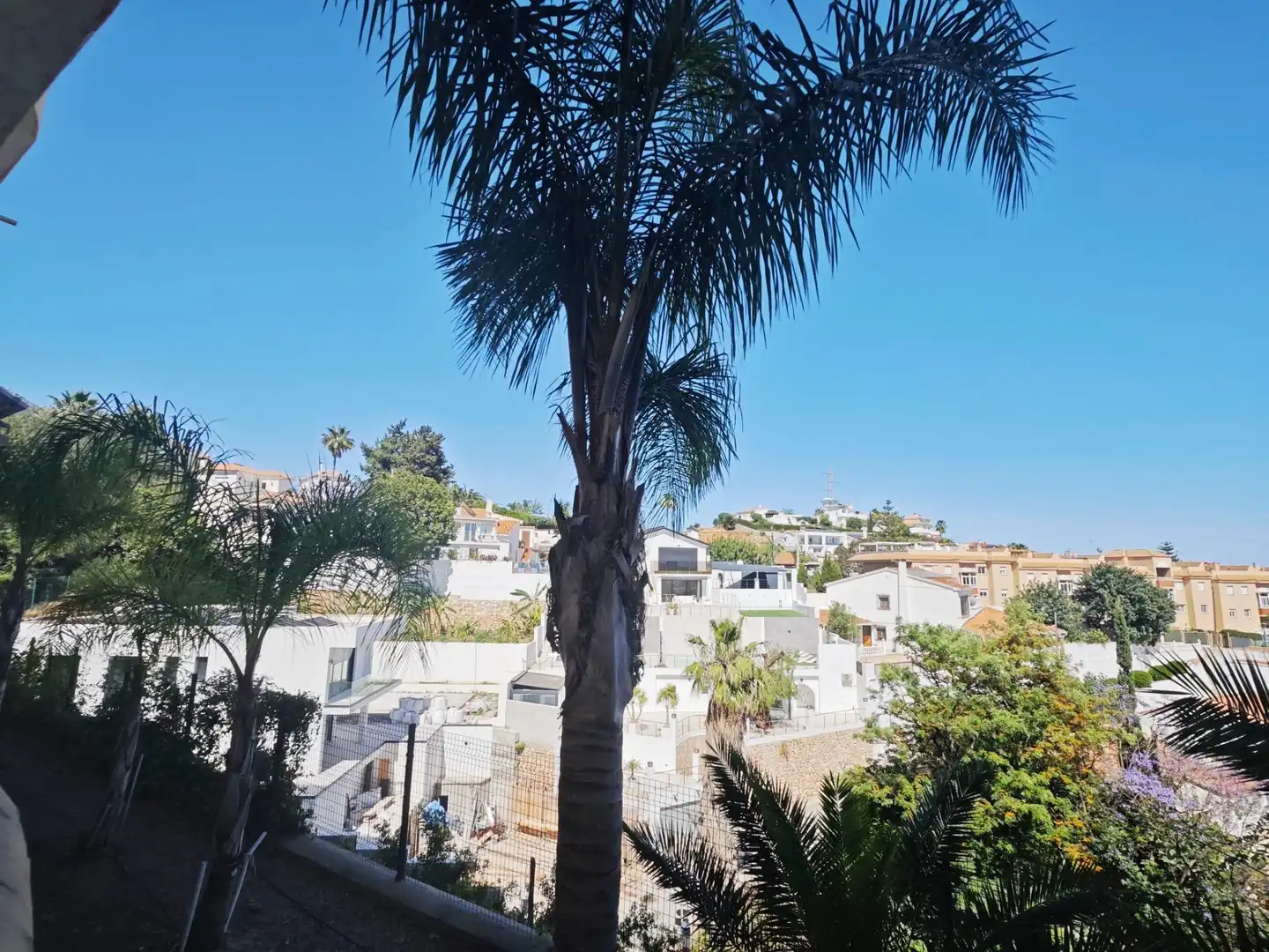 Vista exterior de Estudio de alquiler en Fuengirola con Aire acondicionado, Jardín privado y Terraza