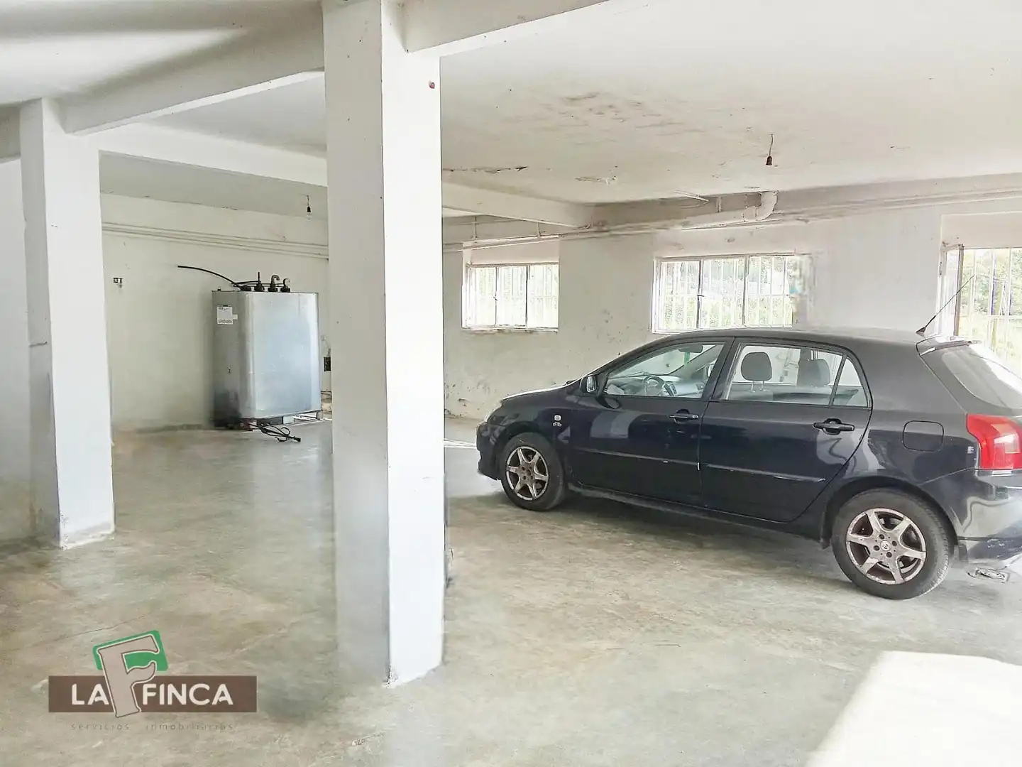 Parking de Casa o chalet en venta en Siero con Calefacción, Parquet y Terraza