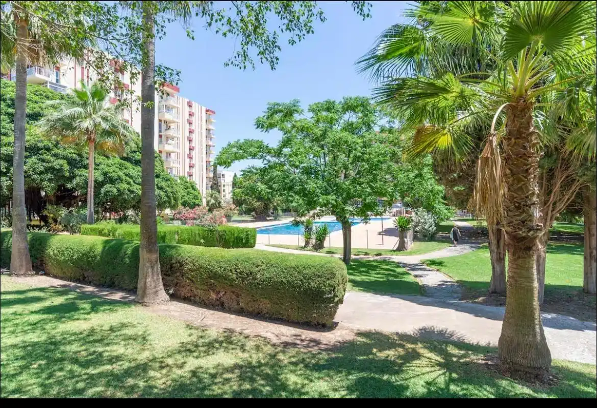 Piscina de Estudi en venda en Benalmádena amb Aire condicionat, Calefacció i Moblat