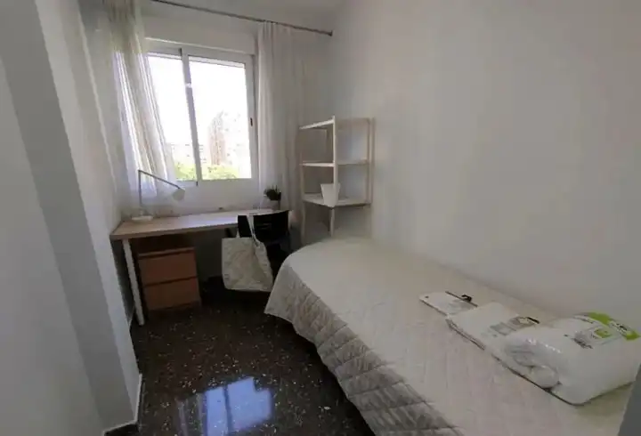 Flat with lift to rent in Carrer de l'Explorador Andrés 27, imagen 6