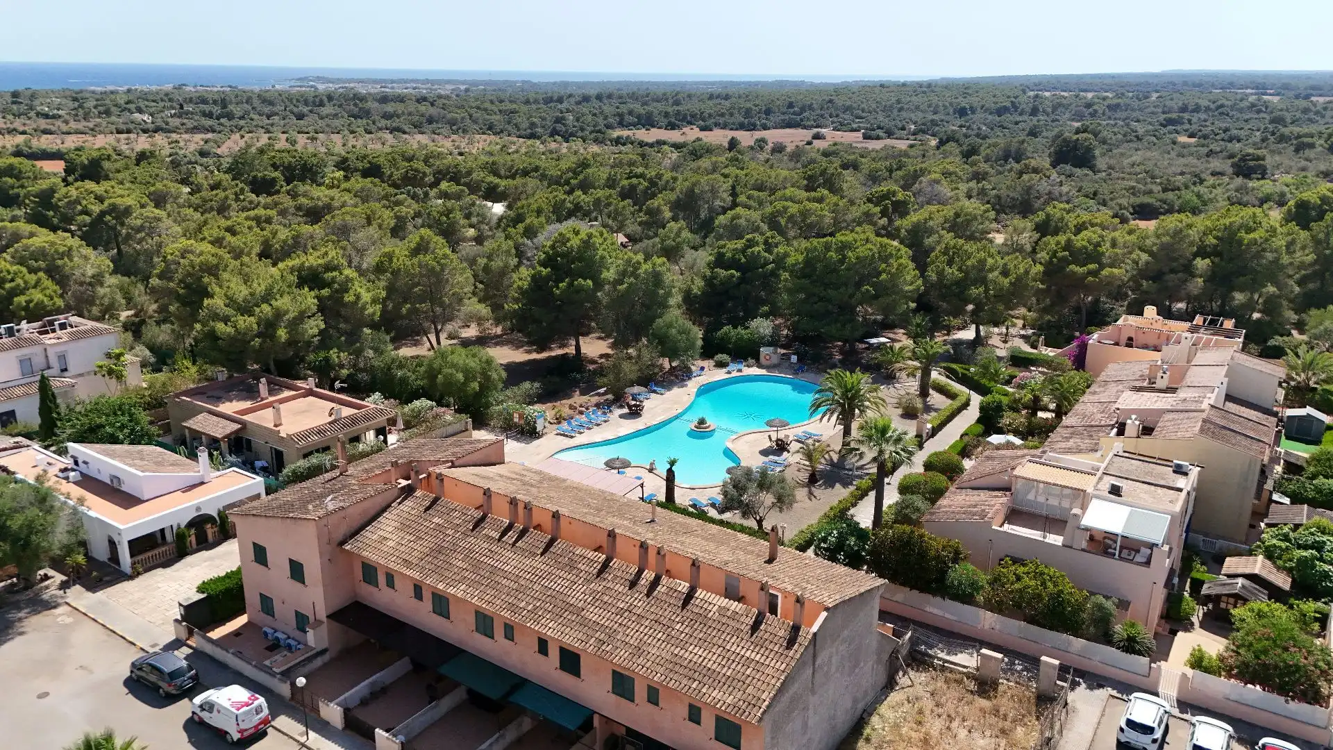 Piscina de Casa adosada de lloguer en Campos amb Aire condicionat, Calefacció i Jardí privat