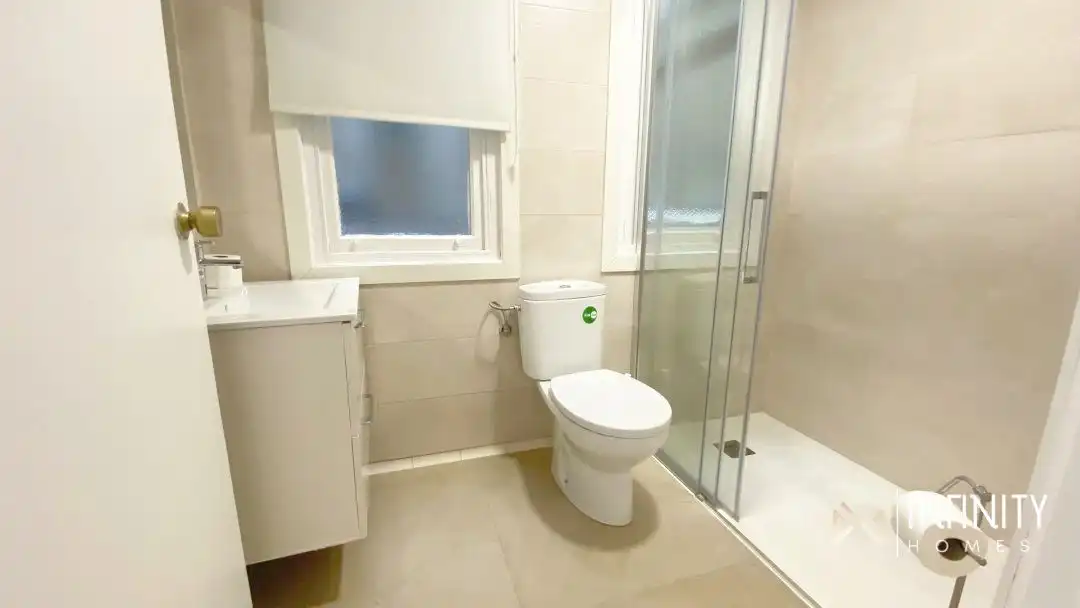 Bathroom of Flat for rent in Bilbao   with Heating and Balcony