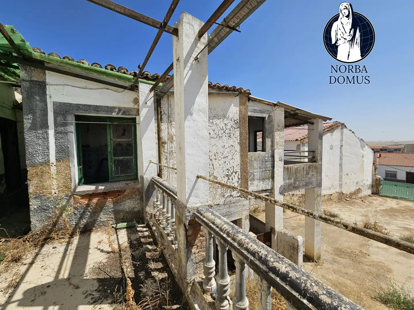 Vista exterior de Finca rústica en venda en Sierra de Fuentes amb Jardí privat, Terrassa i Traster