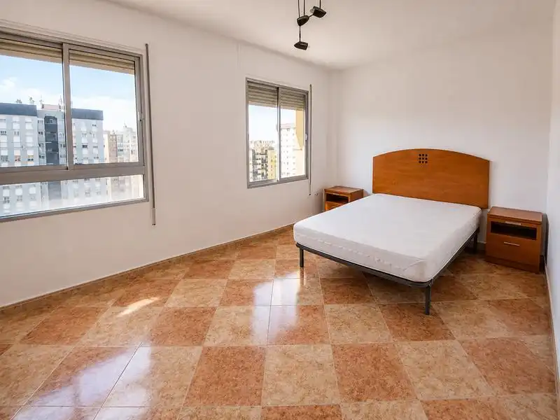 Habitación de Piso en venta en Málaga con Jardín privado
