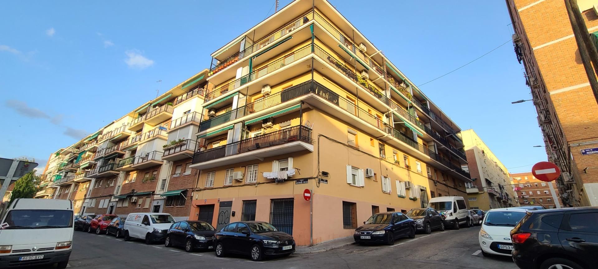 Vista exterior de Piso en venta en  Madrid Capital con Calefacción, Parquet y Terraza
