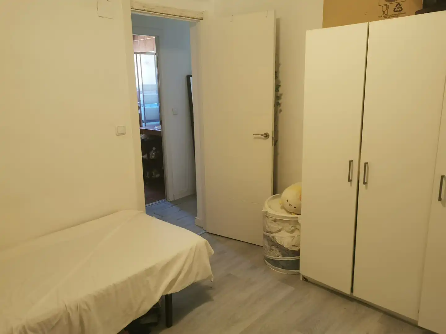 Bedroom of Flat for sale in Sevilla  with Air Conditioner, Heating and Furnished
