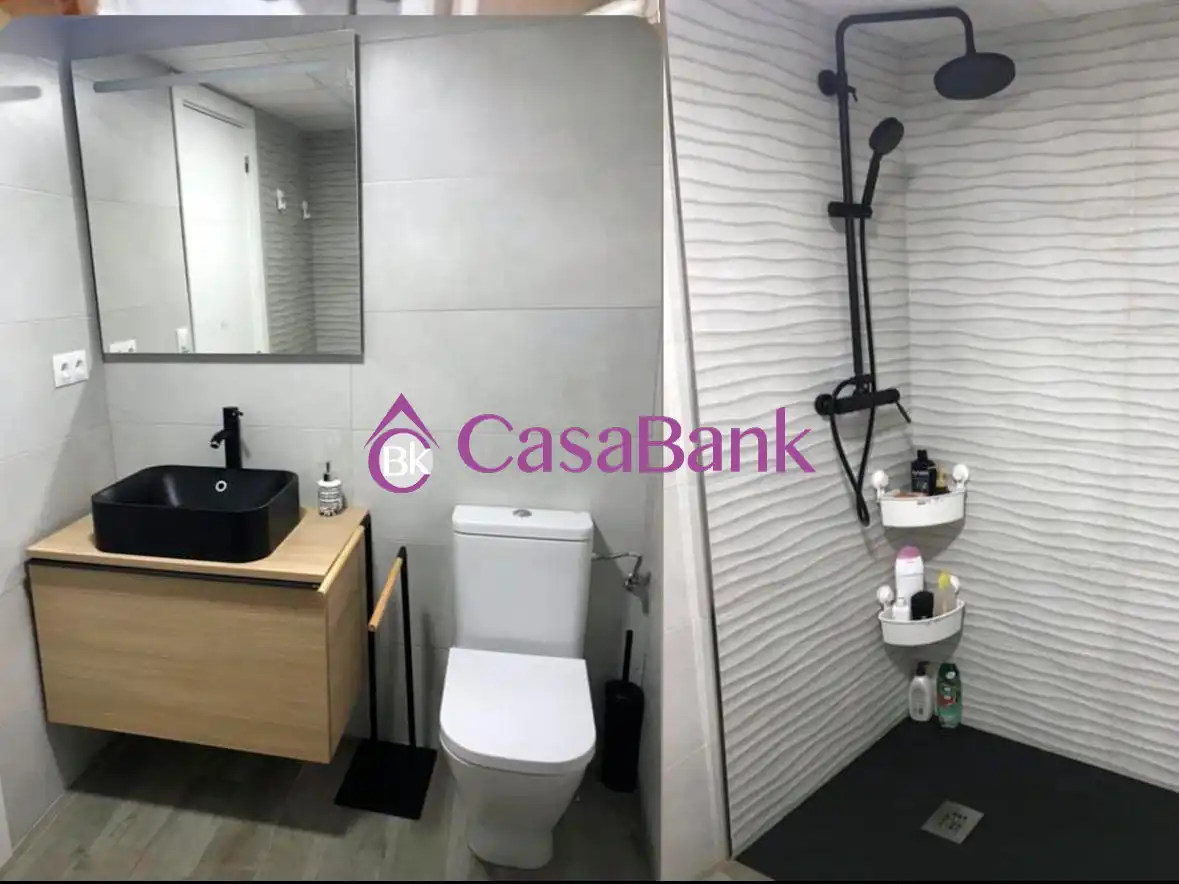 Bathroom of Flat for sale in Córdoba  with Heating and Furnished