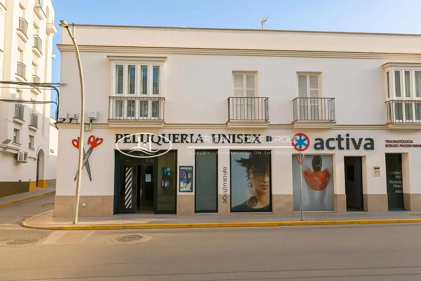 Vista exterior de Local en traspas en Chiclana de la Frontera amb Aire condicionat