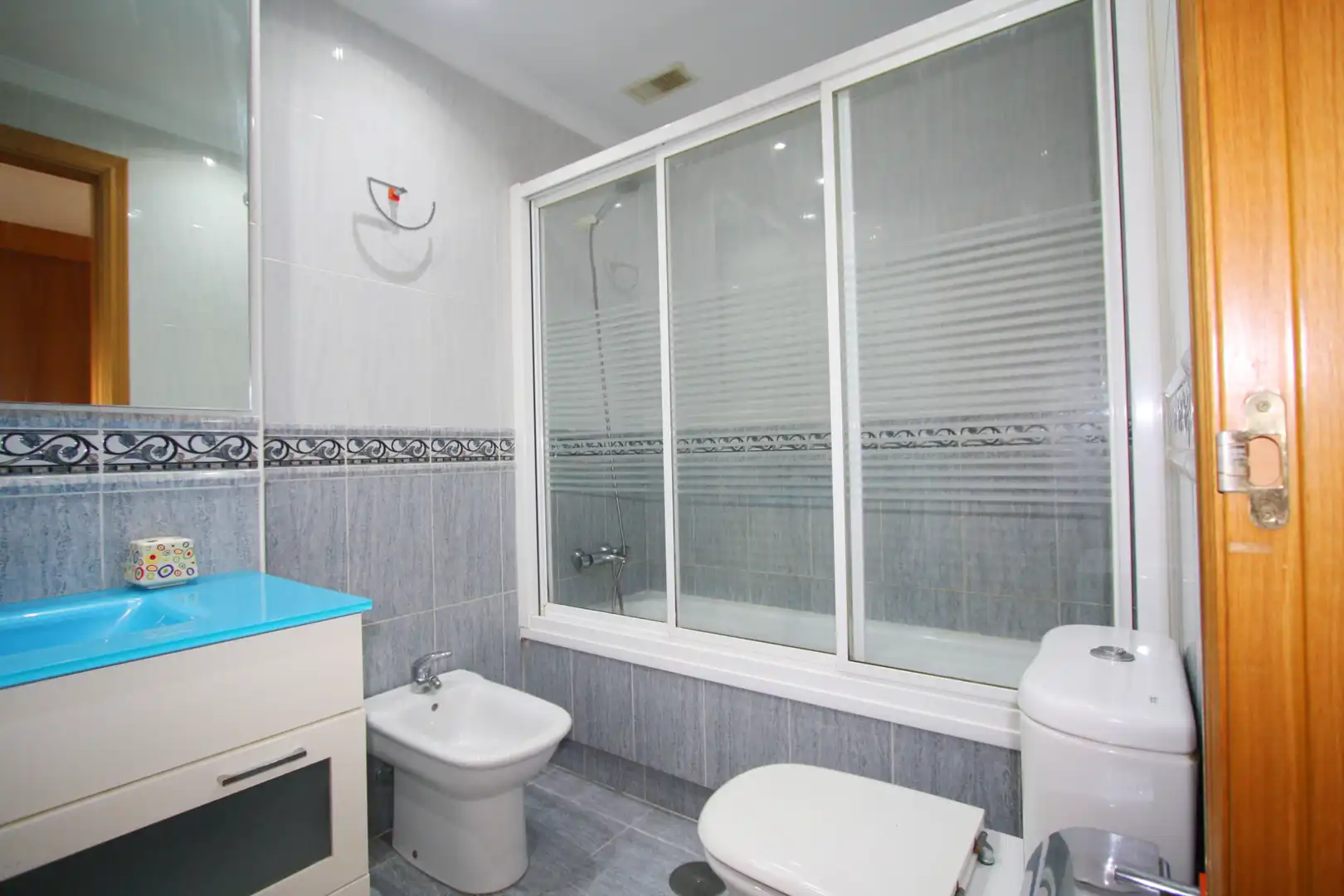 Baño de Piso en venta en Albacete con Calefacción, Trastero y Amueblado