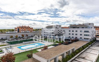 Vista exterior de Àtic en venda en Navalcarnero amb Aire condicionat i Terrassa