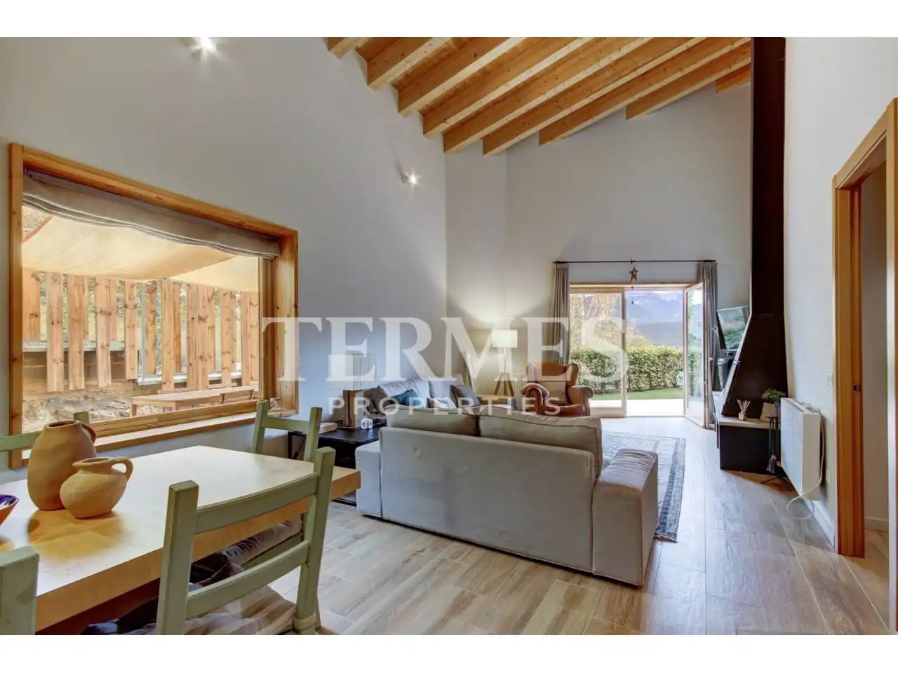 Sala d'estar de Casa adosada de lloguer en Prullans amb Calefacció, Jardí privat i Parquet