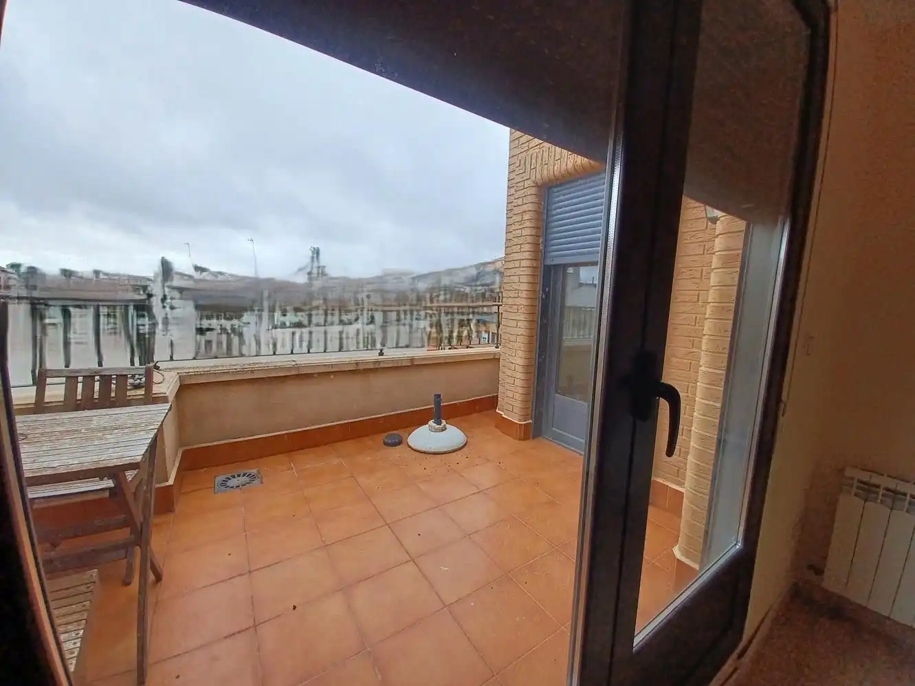 Außenansicht von Wohnung zum Verkauf in La Roda mit Heizung, Terrasse und Abstellraum