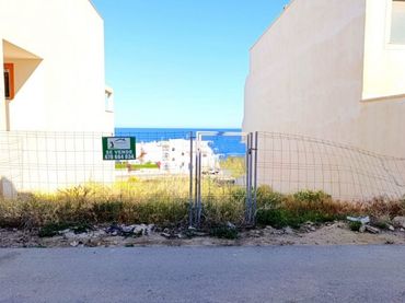 Terreny residencial en venda a Calle Luis Gordillo 8