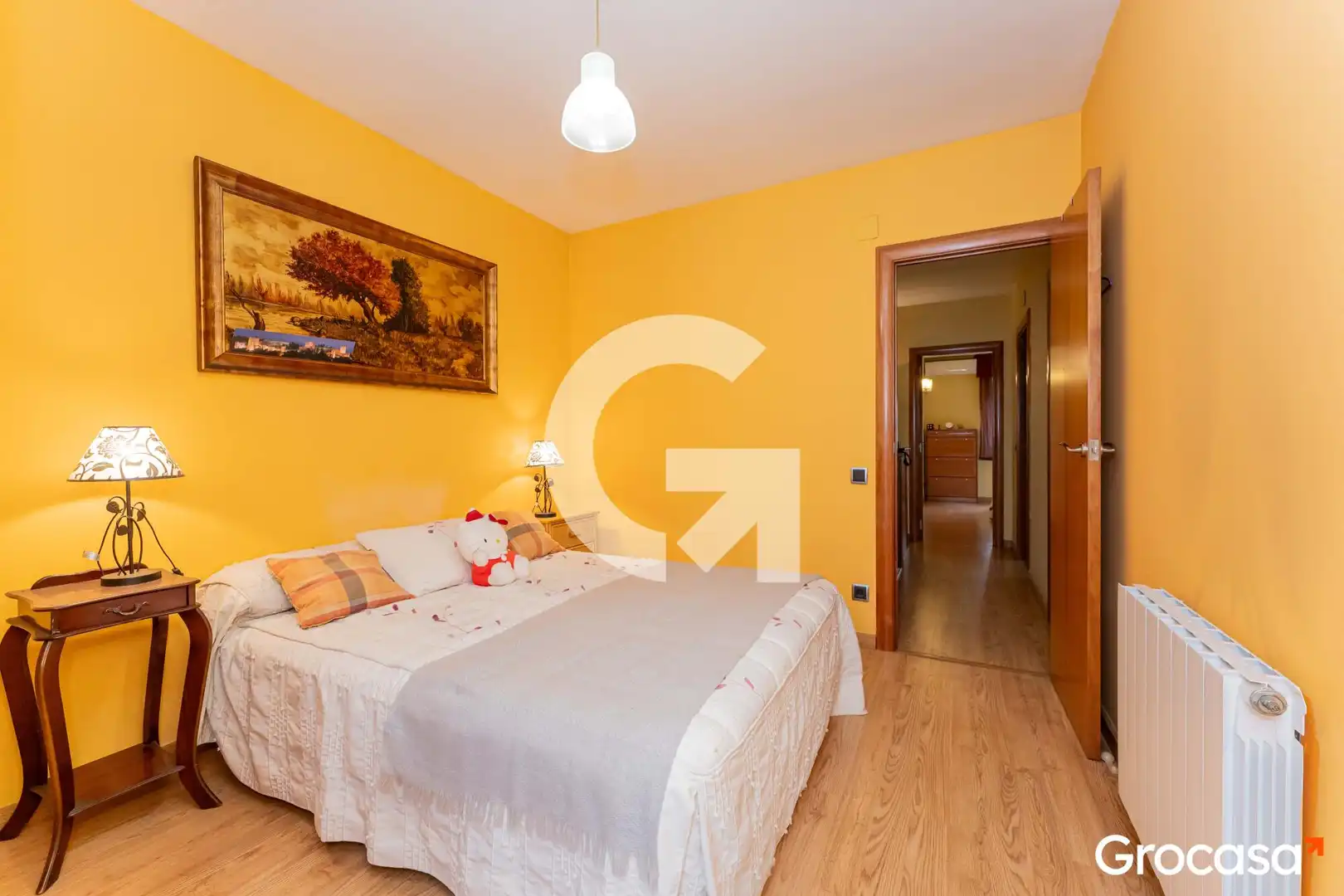 Habitación de Casa adosada en venta en Cornellà de Llobregat con Aire acondicionado, Calefacción y Trastero