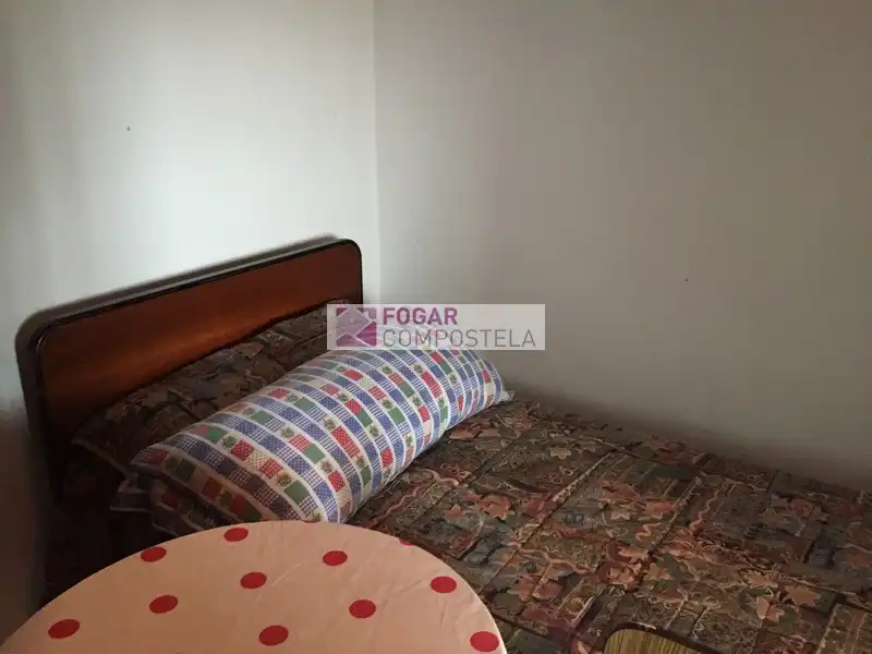 Habitación de Piso de alquiler en Santiago de Compostela  con Amueblado