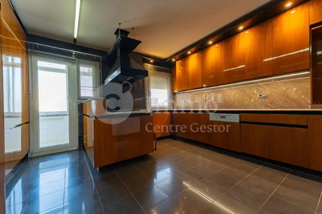 Cocina de Dúplex en venta en Lleida con Aire acondicionado, Calefacción y Parquet