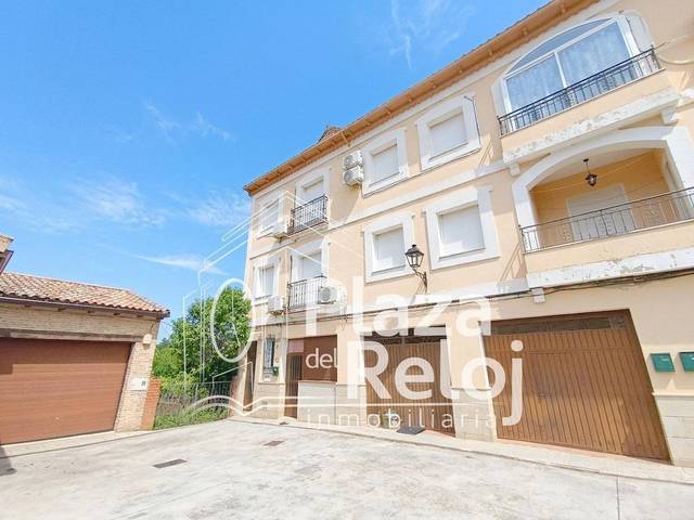 Casa adosada en Venta en Carretera TALAVERA en Navalcán