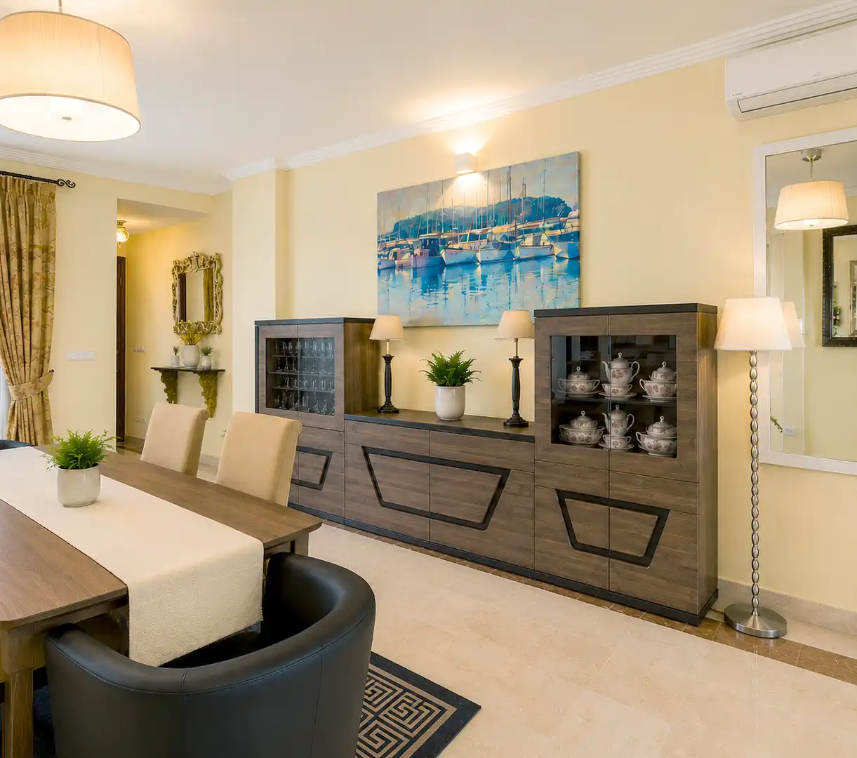 Menjador de Apartament en venda en Estepona amb Aire condicionat, Terrassa i Piscina