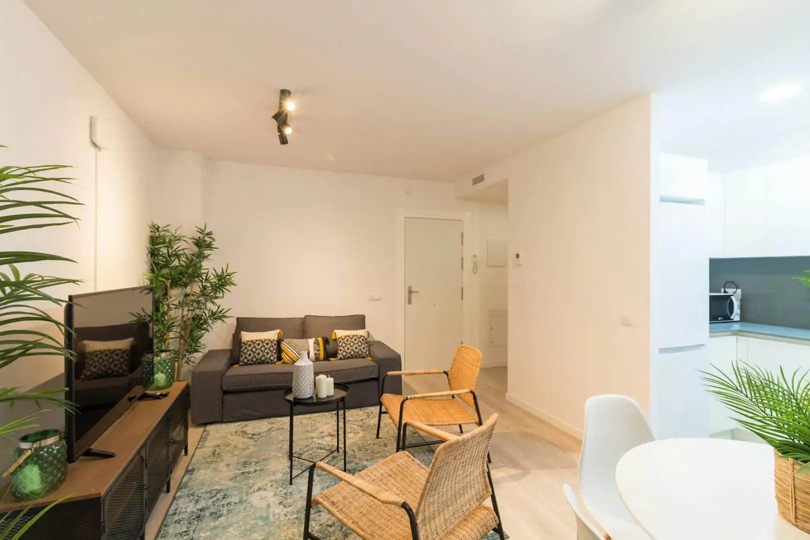 Living room of Flat for rent in Barcelona  with Air Conditioner, Heating and Furnished