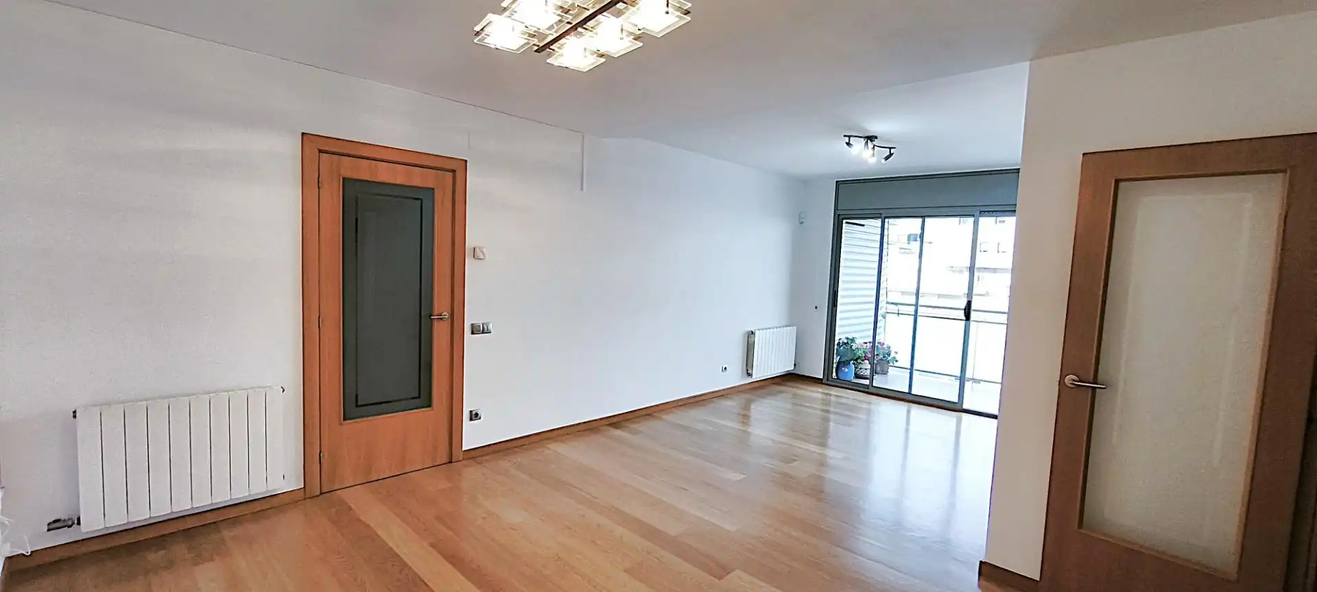 Wohnung zum Verkauf in Badalona mit Klimaanlage, Heizung und Parkett