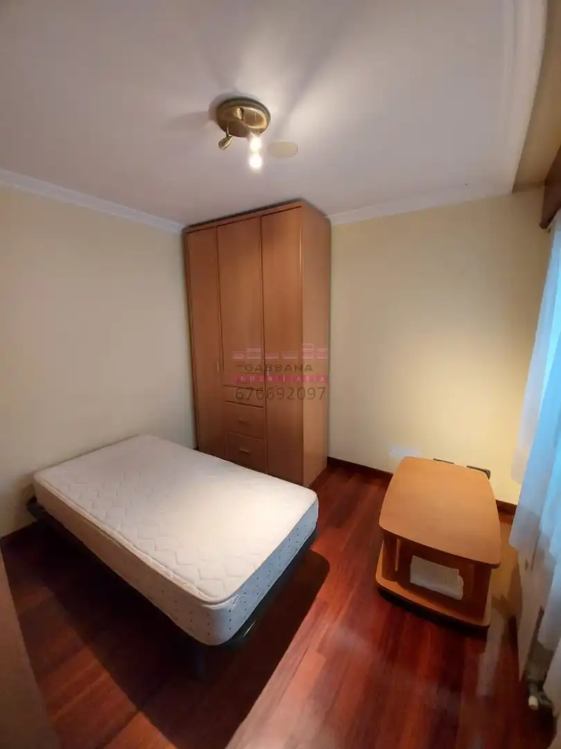 Study for rent in Avenida da Hispanidade, 48, O Castro