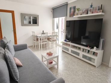 Piso con balcón en venta en Nou Barris