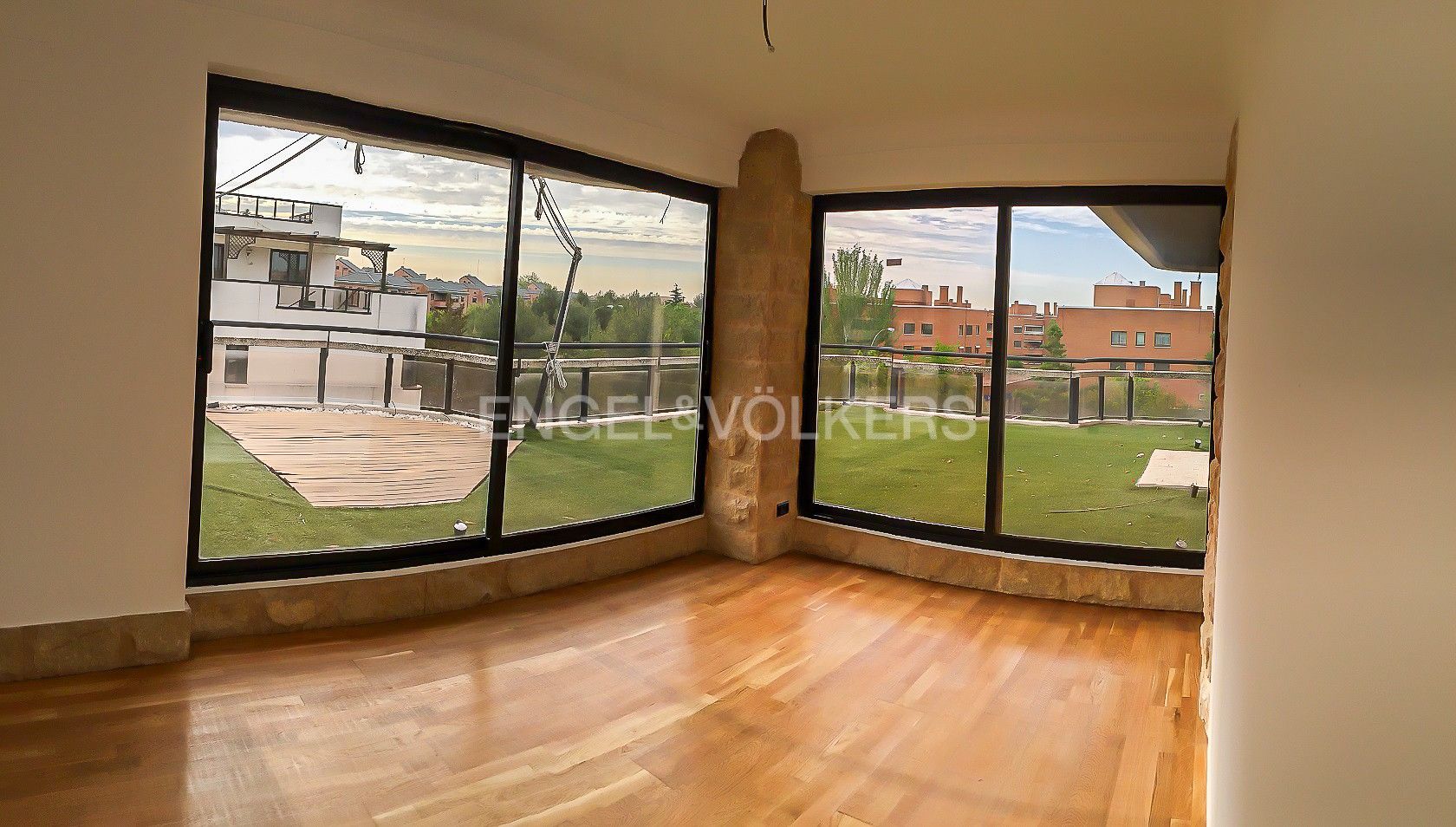 Terrace of Attic for sale in  Madrid Capital  with Air Conditioner, Heating and Private garden