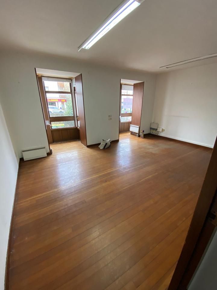 Sala d'estar de Dúplex en venda en Betanzos amb Calefacció i Parquet