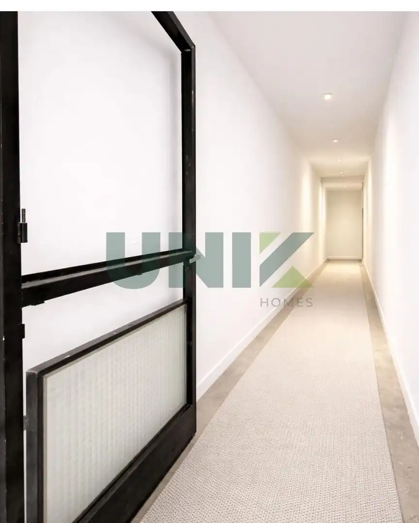 Local comercial en venda a Calle de Sants, imagen 4