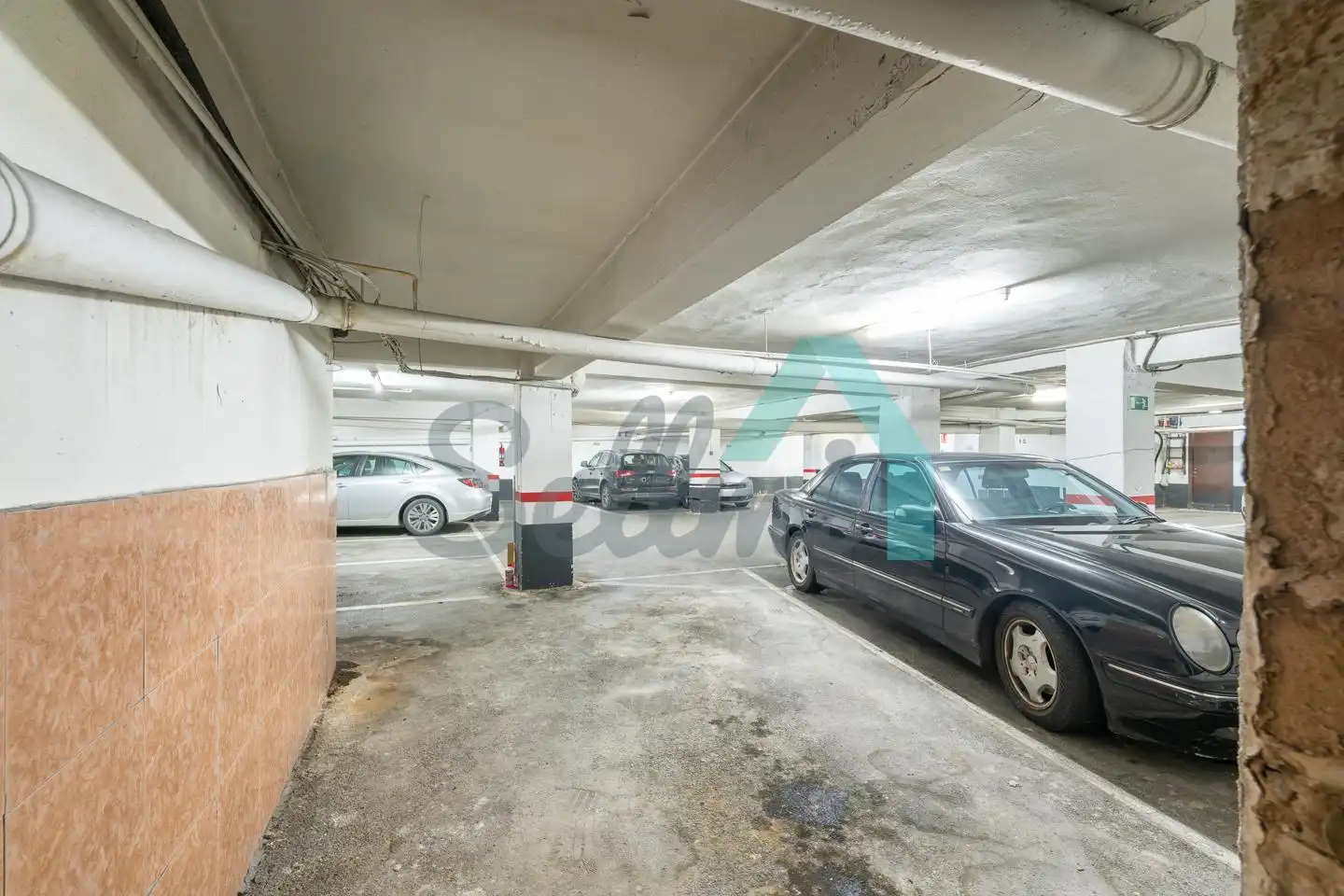 Parking de Piso en venta en Oviedo  con Calefacción, Parquet y Terraza