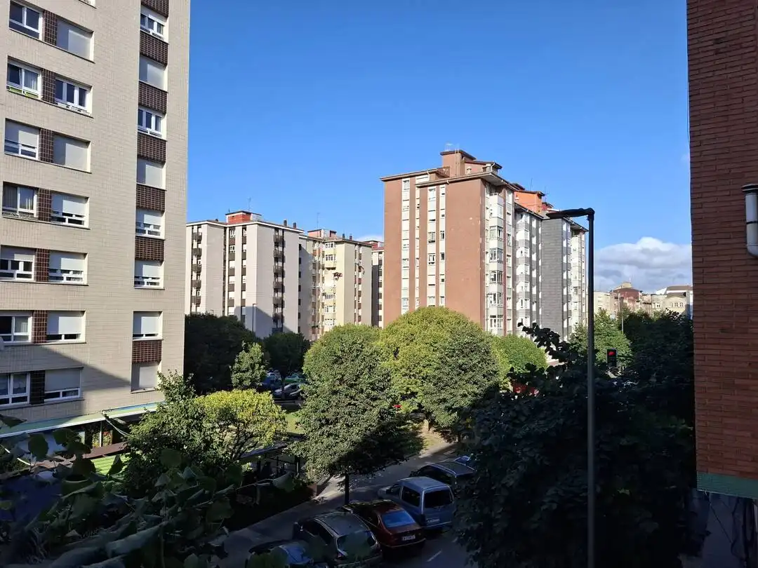 Vista exterior de Pis en venda en Llano